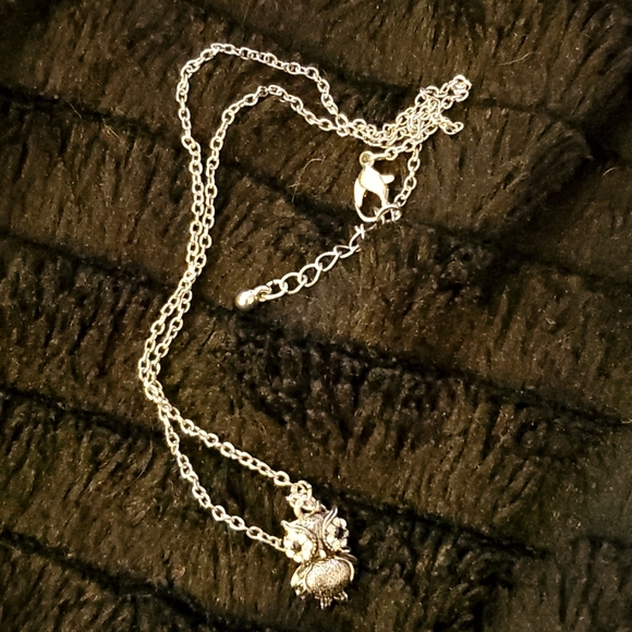 Dainty Owl Necklace - Picture 2 of 4
